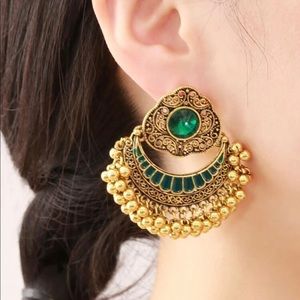 🔥🔥Host Pick!🔥🔥 Gold Tone Round Ball Tassel Emerald Kundan Drop Down Earrings